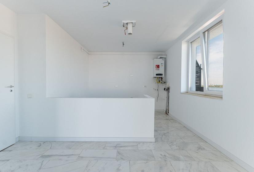 Apartament cu 3 camere semidecomandat în Metalurgiei