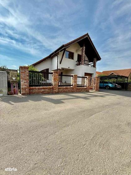 Casă cu 4 camere în Sânmartin