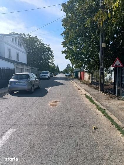 Teren de 1900 mp, în Domnești