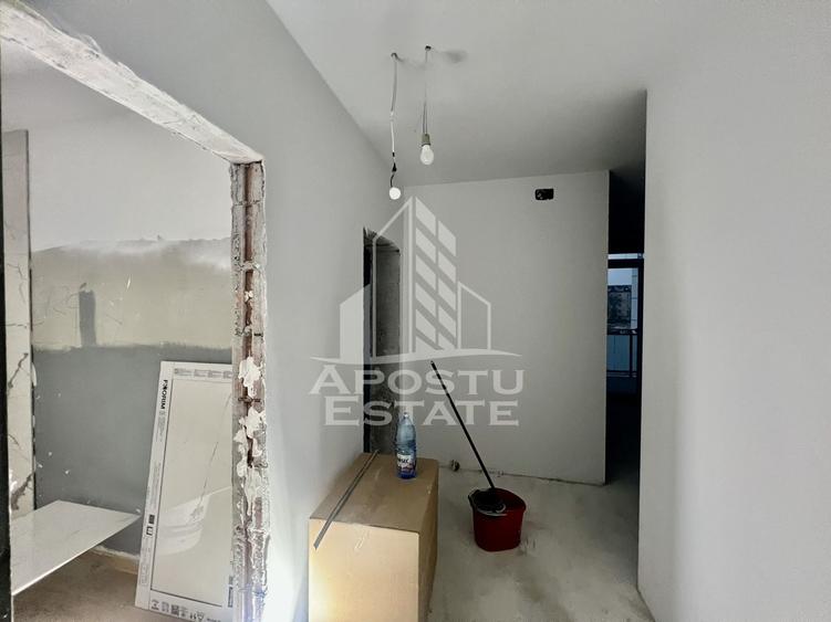 Apartament cu 2 camere semidecomandat în Aradului