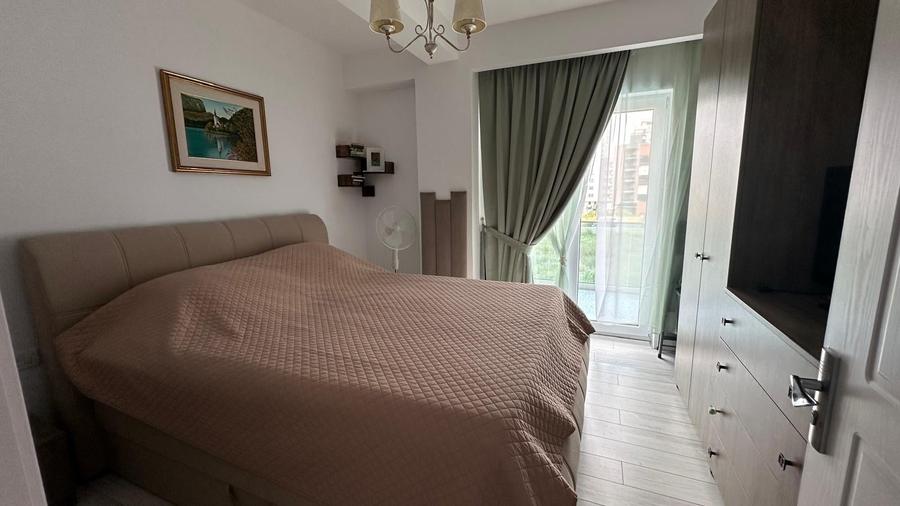 Apartament cu 2 camere decomandat în Est