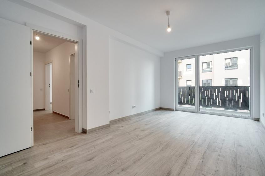 Apartament cu 2 camere decomandat în Tractorul