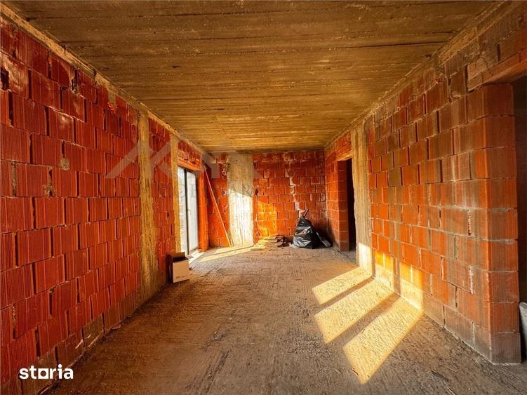 Casă cu 4 camere cu Teren 274 Mp în Valea Borcutului