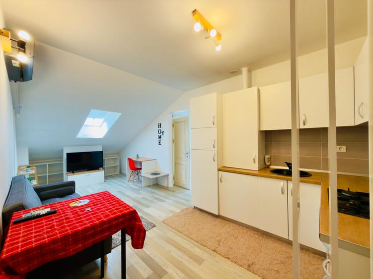 Apartament cu 3 camere semidecomandat în Popas Păcurari