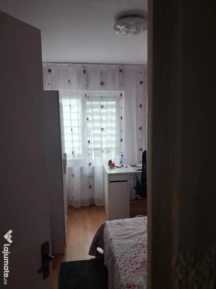 Apartament cu 3 camere decomandat în 8 Martie