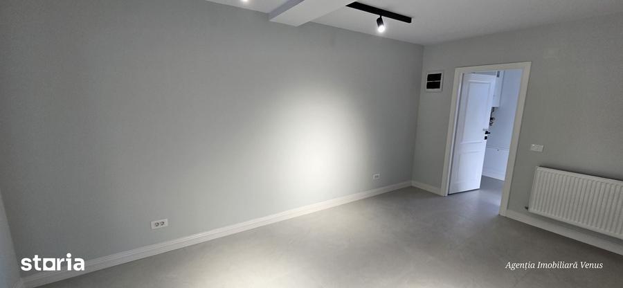 Spațiu comercial, de 70 mp, în Central