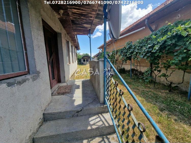 Casă individuală cu 3 camere cu Canalizare în Sănătești