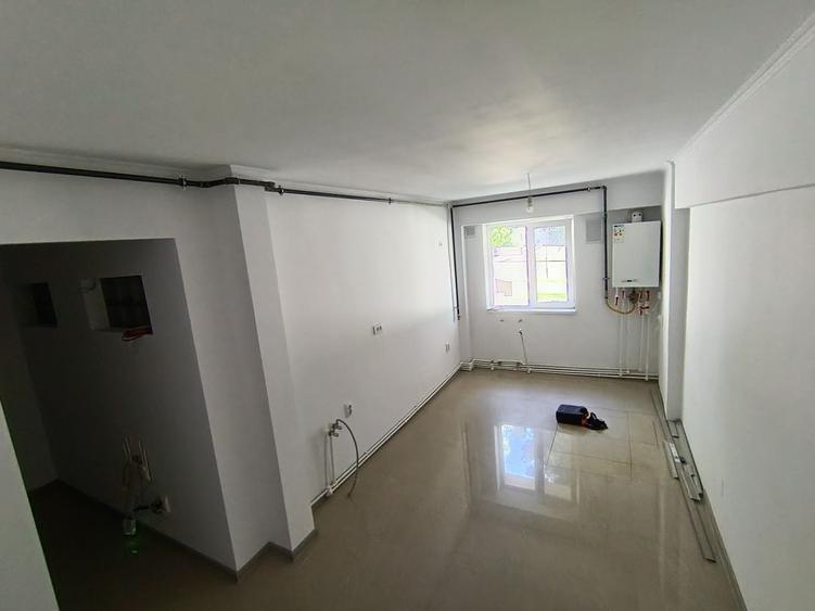 Apartament si spatiu comercial - 4