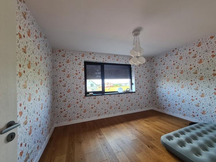 Casă individuală cu 5 camere cu Teren 530 Mp în Odăi