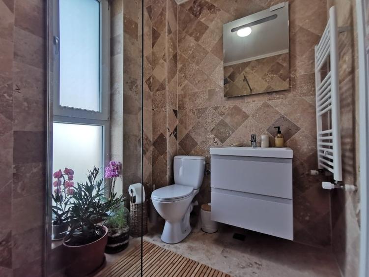 Apartament cu 2 camere decomandat, mobilat în Central