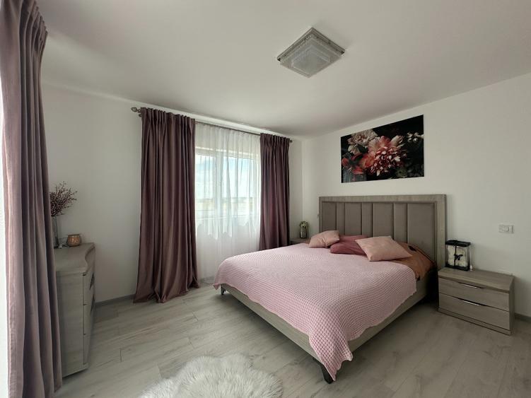 Casă cu 5 camere cu Teren 600 Mp în Strejnicu