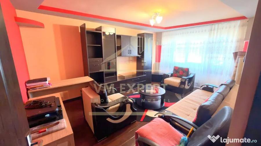 Apartament cu 3 camere decomandat în Sud