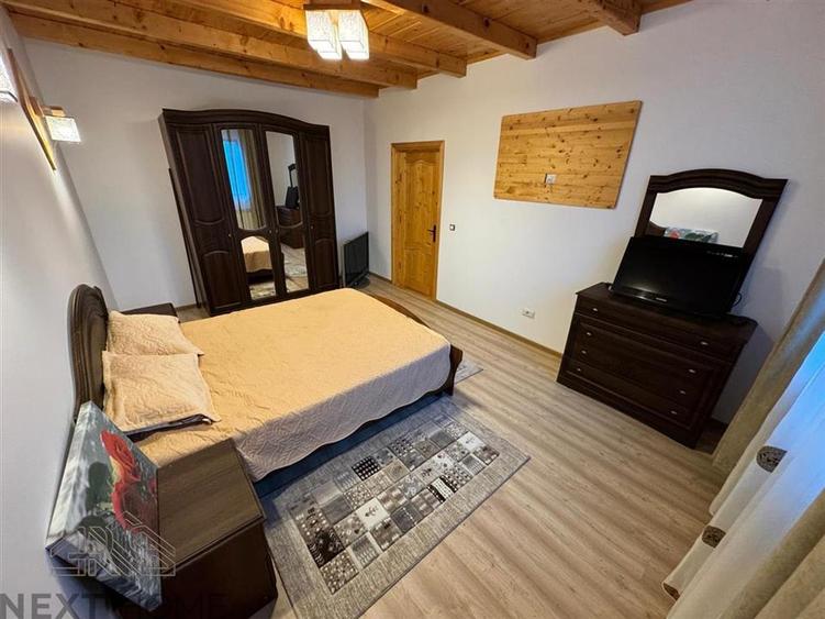 Casă cu 10 camere cu Teren 1600 Mp în Bolotești