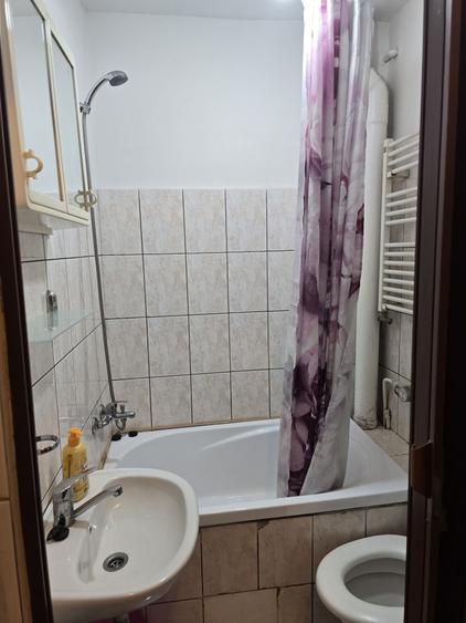 Garsonieră decomandată în Central
