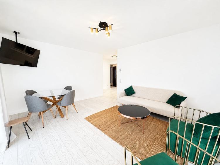 Apartament cu 3 camere decomandat, mobilat în Pipera