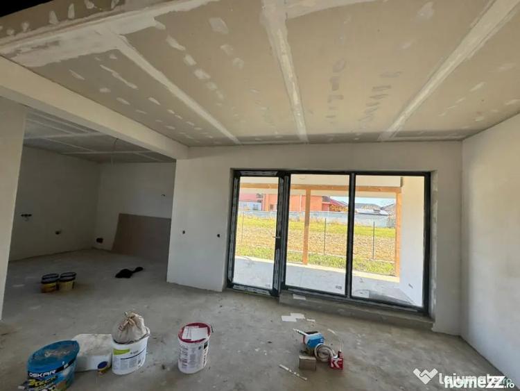 Casă cu 4 camere cu Teren 475 Mp în Mocira