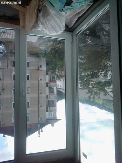 Apartament cu 3 camere semidecomandat în Broșteni