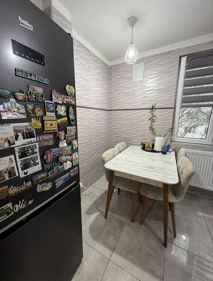 Apartament cu 2 camere decomandat în Drumul Taberei