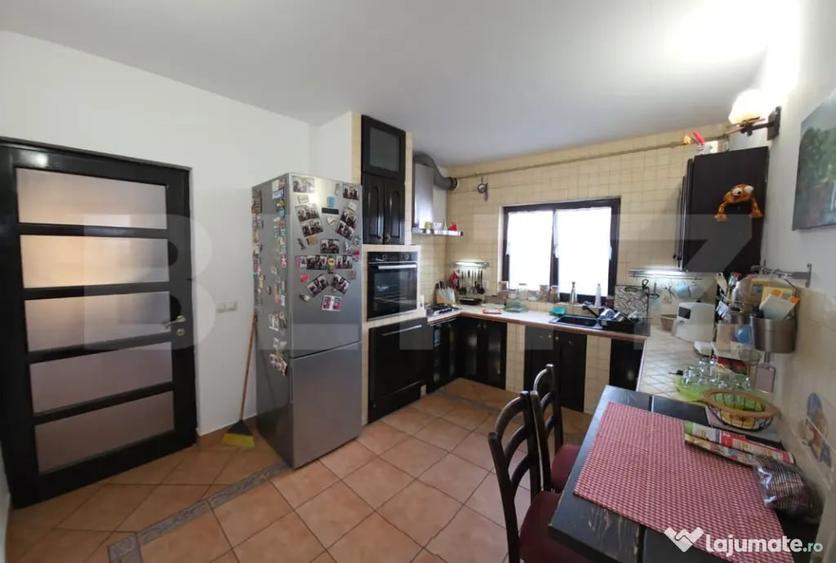 Casă cu 4 camere cu Teren 520 Mp în Central