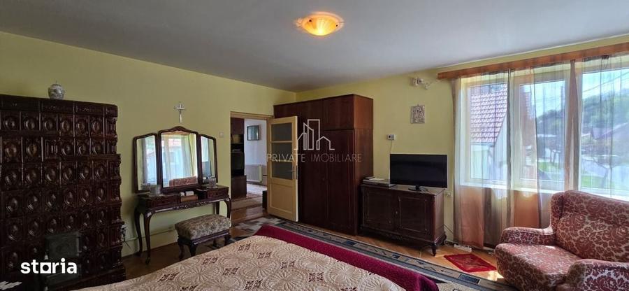 Casă cu 4 camere în Viilor