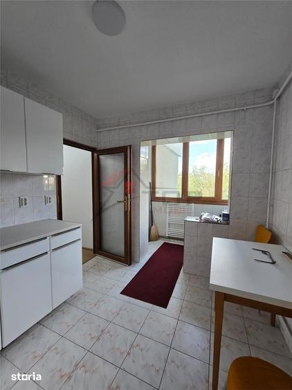 Zimbru - Tigarete, 3 camere decomandat 81mp, bloc din 91 - 3