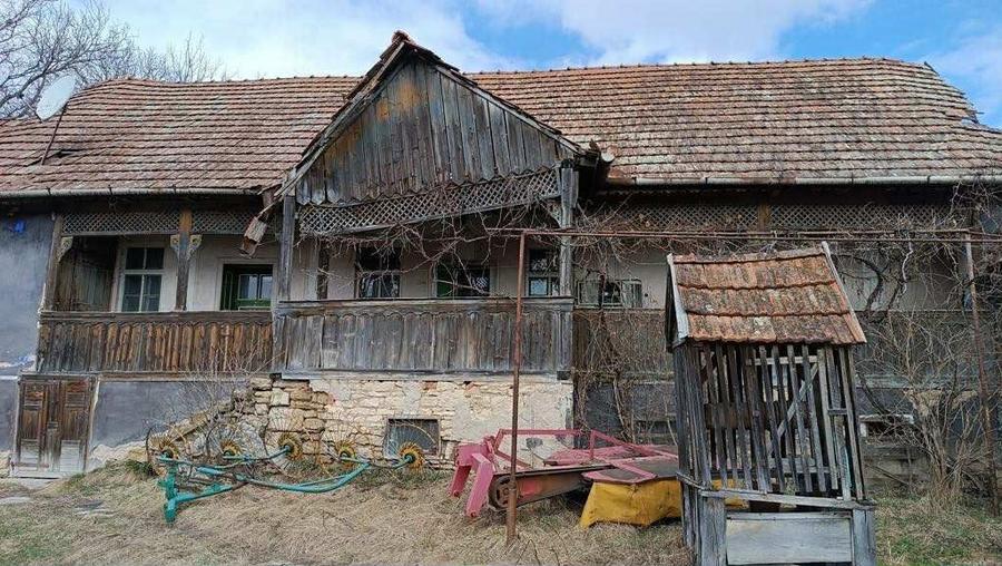 Casă individuală cu 3 camere cu Teren 5300 Mp în Mera