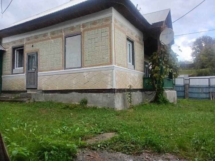 Casă cu 4 camere în Vizantea Mănăstirească