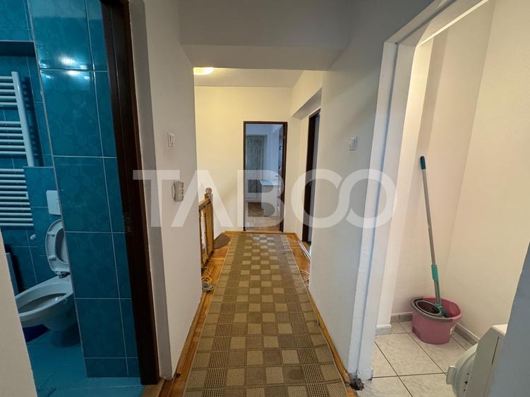 Apartament cu 5 camere decomandat, mobilat în Turnișor
