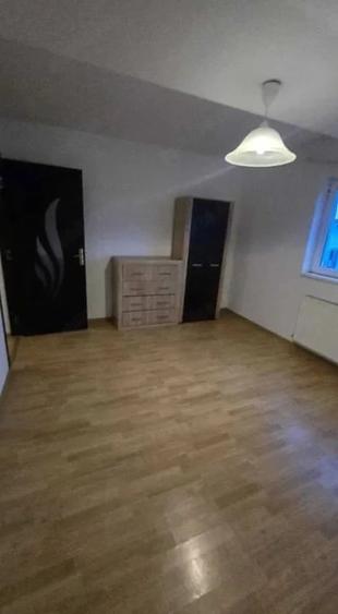 Apartament cu 3 camere semidecomandat în Chișoda