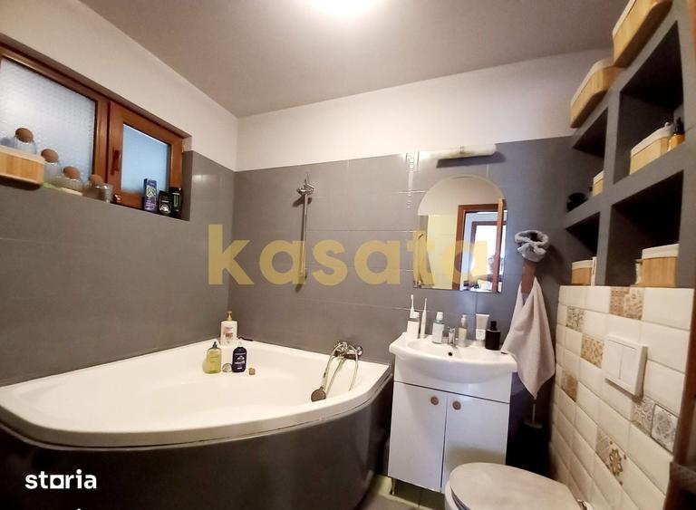 Casă cu 4 camere cu Teren 130 Mp în Băneasa