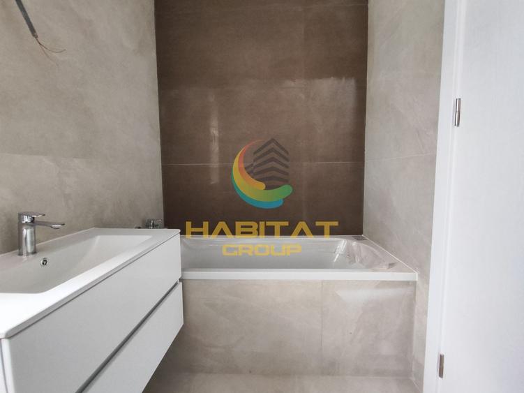 Apartament cu 3 camere semidecomandat în Berceni