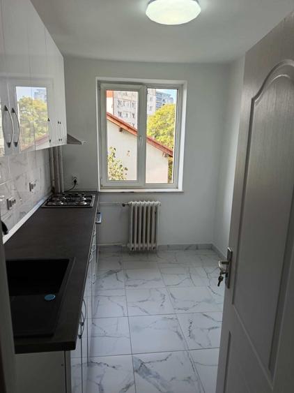 Apartament cu 2 camere semidecomandat în Calea București