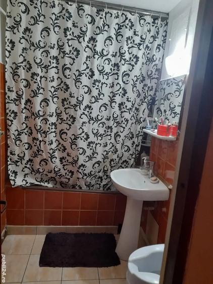 Apartament cu 3 camere decomandat în 1 Mai