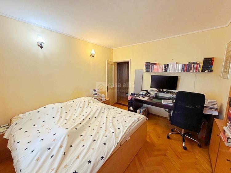 Apartament cu 3 camere decomandat în Nicolina