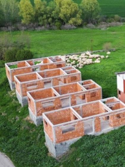 Casă cu 3 camere în Călugăreni