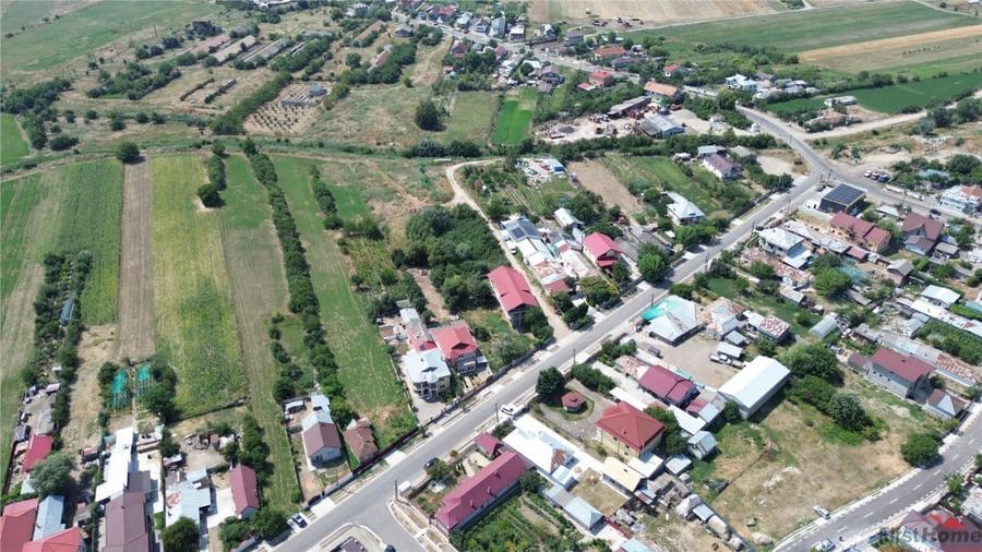 Teren de 4699 mp, în Milcovul