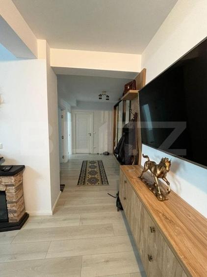 Apartament cu 3 camere decomandat, mobilat în Central