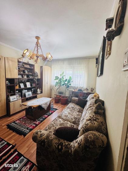 Apartament cu 3 camere în Iosia