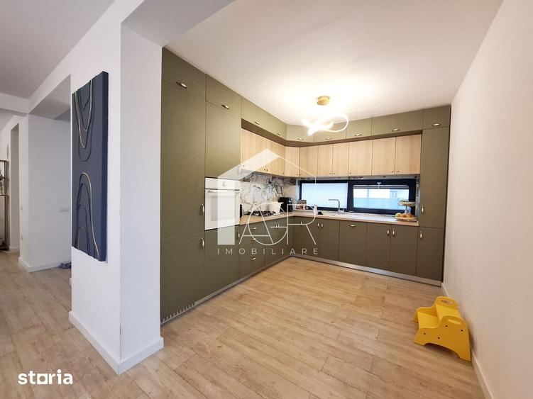 Casă cu 5 camere cu Teren 500 Mp în Păulești