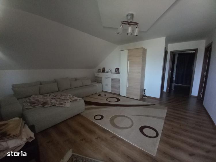 Casă cu 4 camere cu Teren 900 Mp în Central