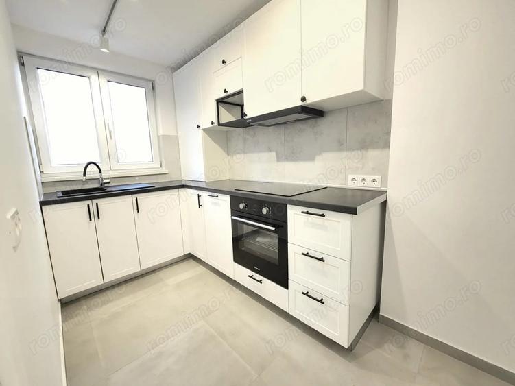 Apartament cu 3 camere decomandat în Cornișa