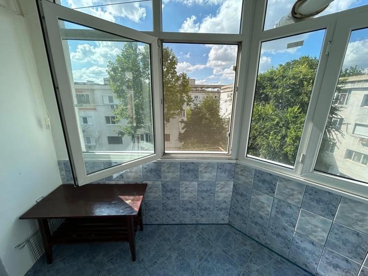 Apartament cu 3 camere decomandat, mobilat în Calarași 4