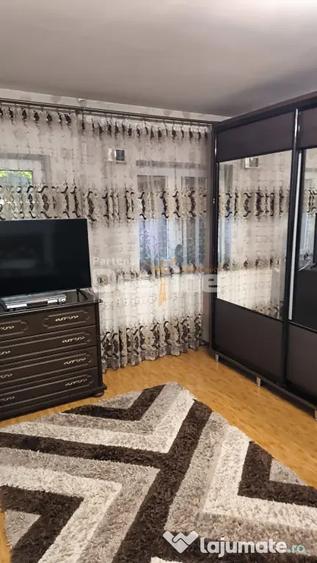 Casă cu 5 camere cu Teren 240 Mp în 16 Februarie