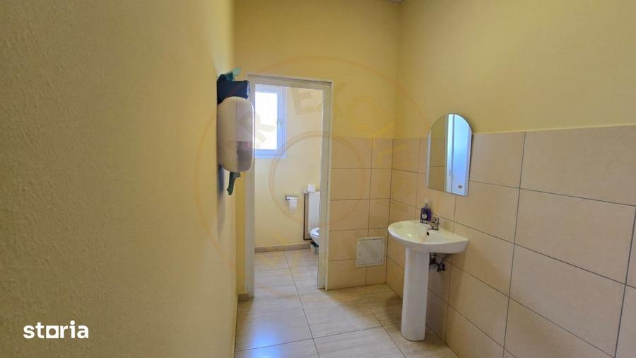 Spațiu comercial, de 140 mp, în Micro 16