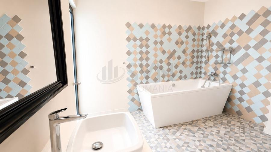 Casă individuală cu 6 camere cu Piscina în Iancu Nicolae