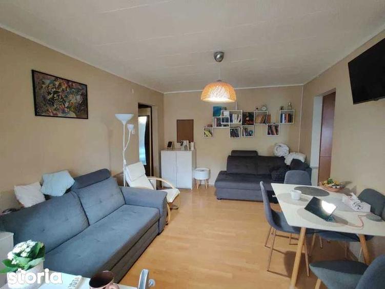 Apartament cu 3 camere, mobilat în Est