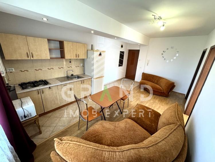 Apartament cu 2 camere semidecomandat, mobilat în Calea Turzii