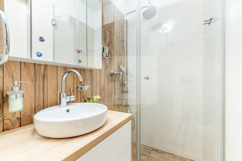 Apartament cu 4 camere semidecomandat, mobilat în Plopilor