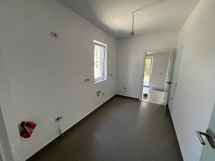 Casă cu 4 camere cu Teren 250 Mp în Chișoda