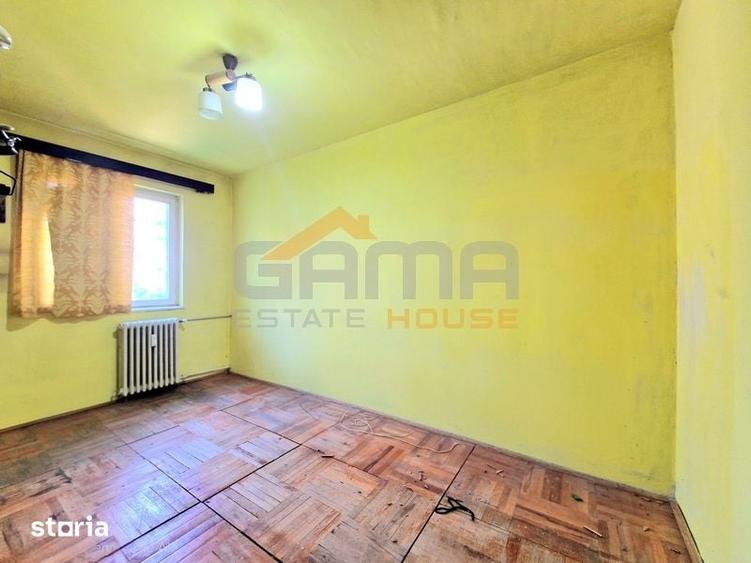 Apartament cu 3 camere semidecomandat în Aurel Vlaicu